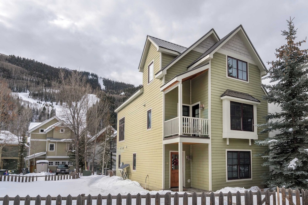 Bachman Village 14 by Avantstay Close To Town & The Slopes w Hot Tub Permit#12038 - photo 7