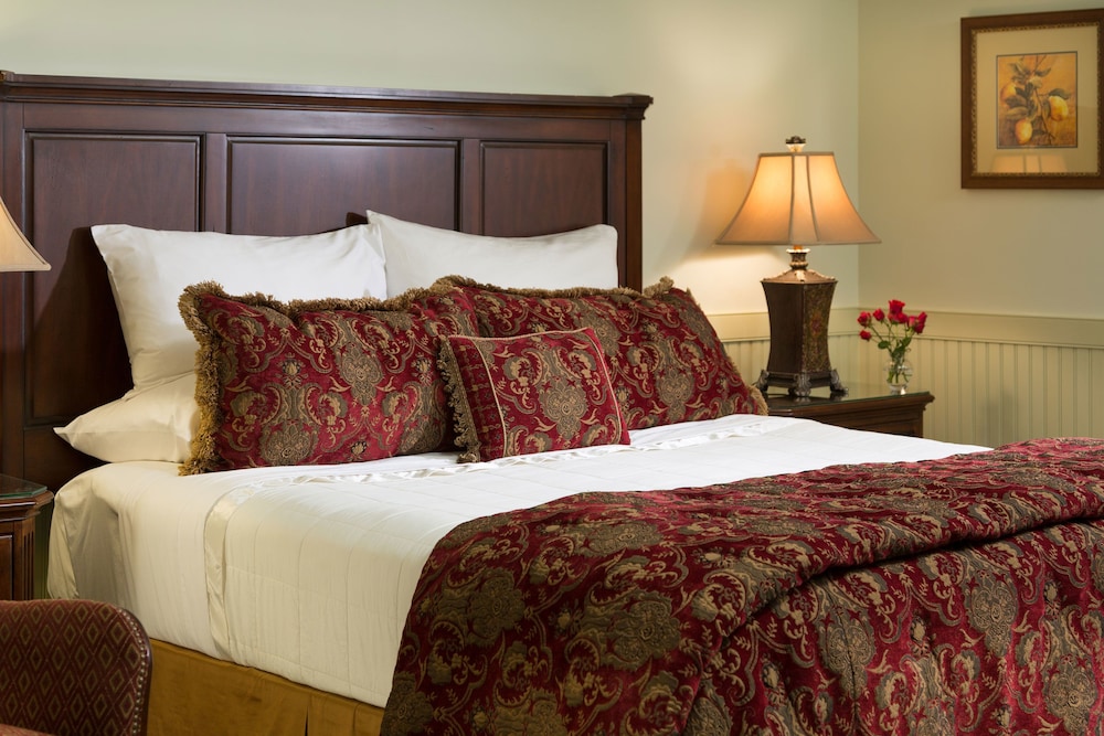 Grand Harbor Inn - photo 8