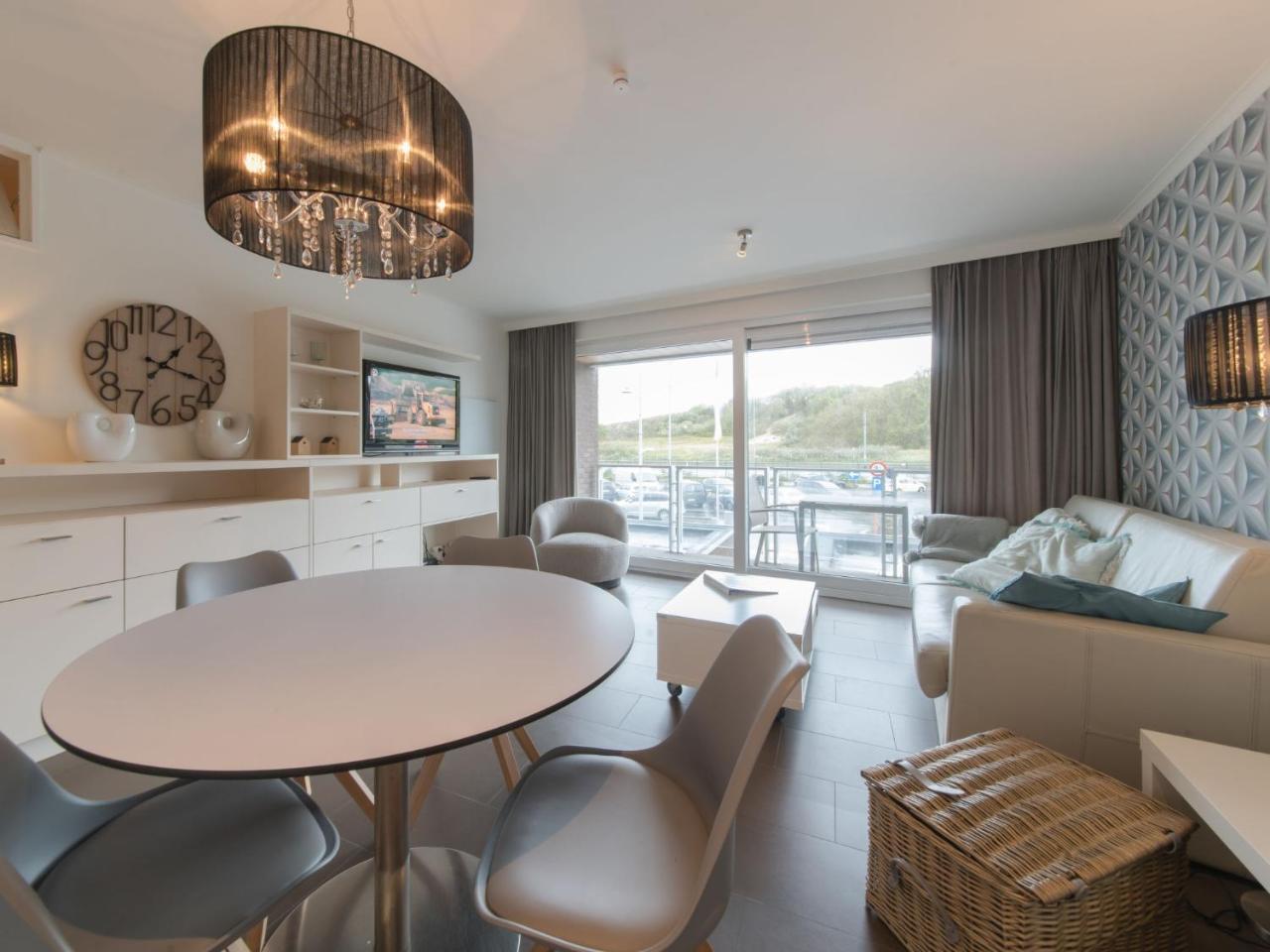 Apartment Sea Breeze with parking by Interhome — 4-Star Luxury Hotel in Bredene, Belgium