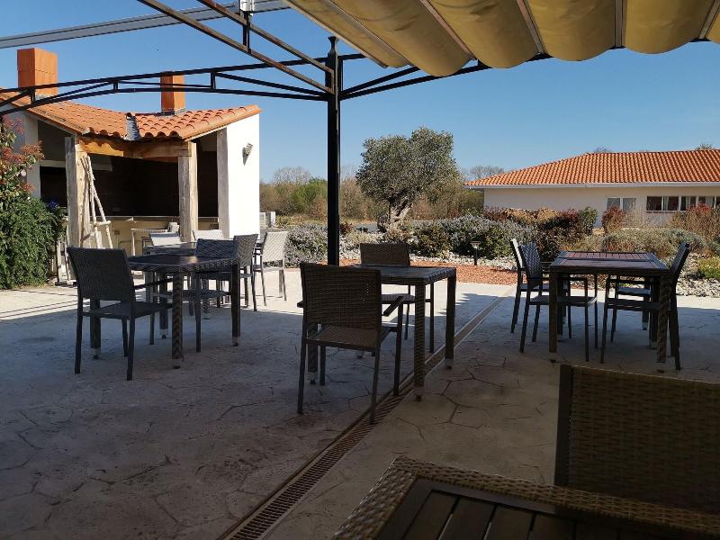 Hôtel restaurant l’Espassole in Thuir, France