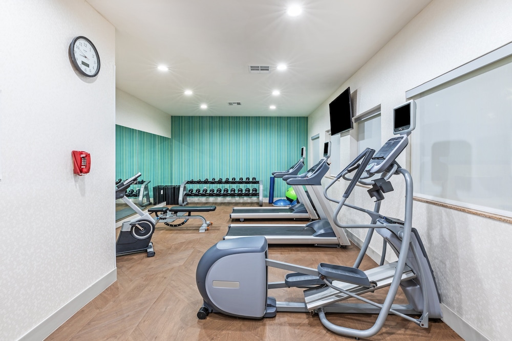 Holiday Inn Express Hotel and Suites Pryor by IHG - photo 25