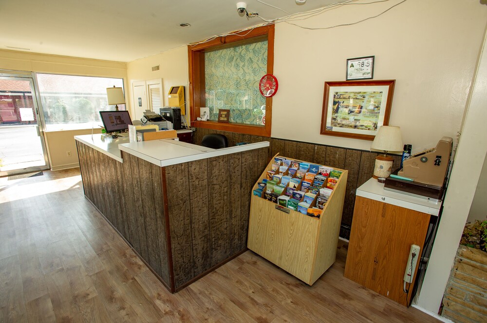 Coach House Inn - photo 4