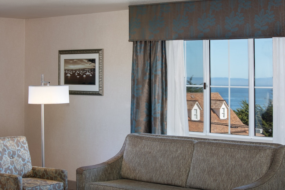 Holiday Inn Express Monterey Cannery Row by IHG - photo 17