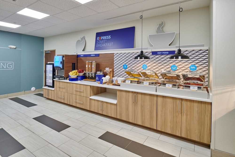 Holiday Inn Express & Suites El Paso East Loop 375 by IHG - photo 25