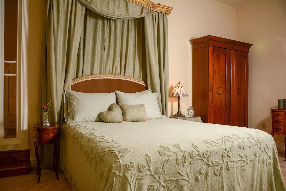 The Towers Bed & Breakfast - photo 11