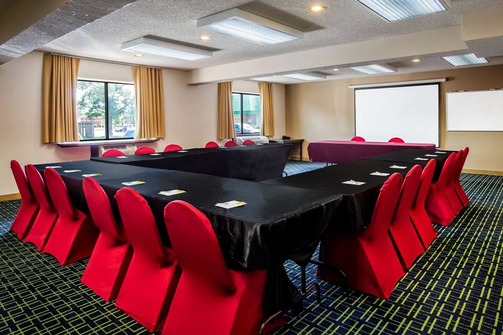 Days Inn & Suites by Wyndham Stevens Point - photo 22