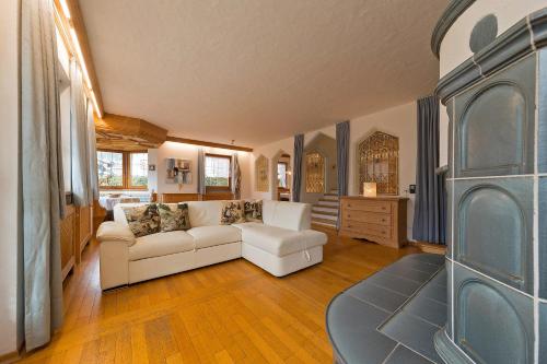 Chalet Villa Lercher — 4-Star Luxury Hotel in San Candido, Italy