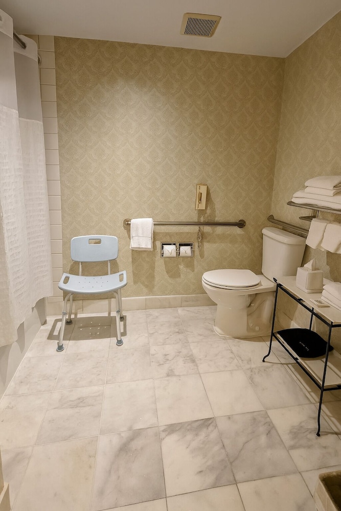 Carlyle Hotel - photo 17