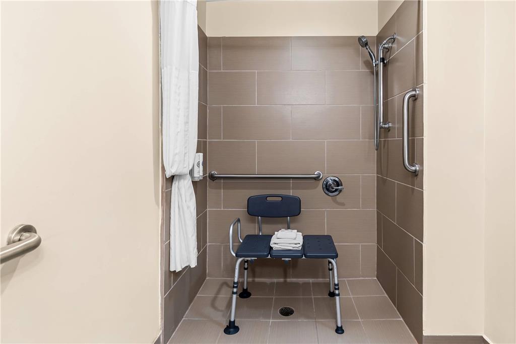Comfort Suites near Camp Lejeune - photo 18