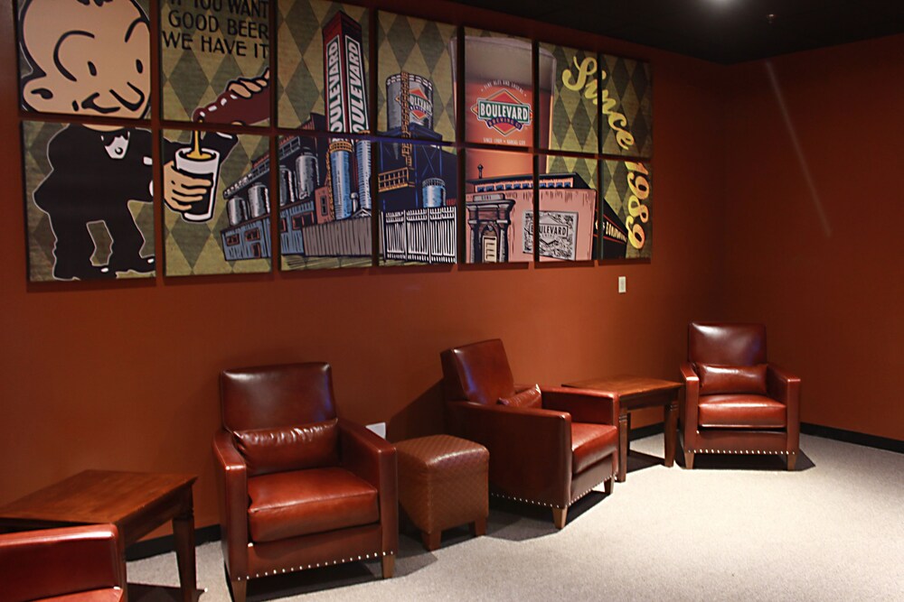 Four Points by Sheraton Kansas City Airport - photo 37