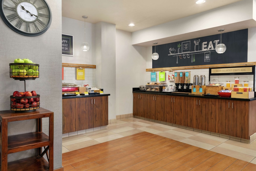 Hampton Inn Tracy - photo 21