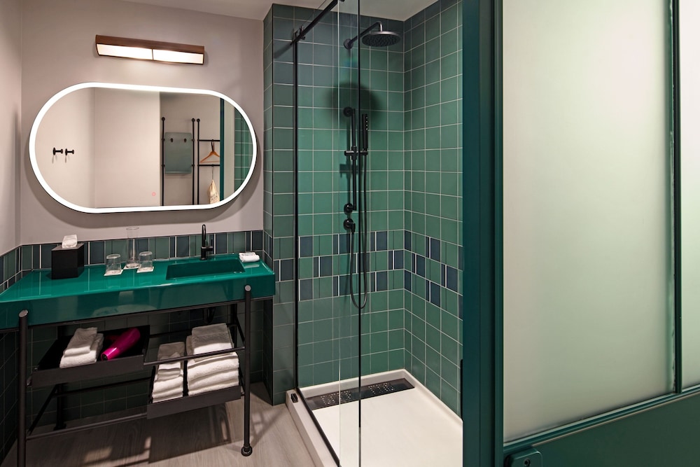 Moxy St. Petersburg Downtown - photo 21