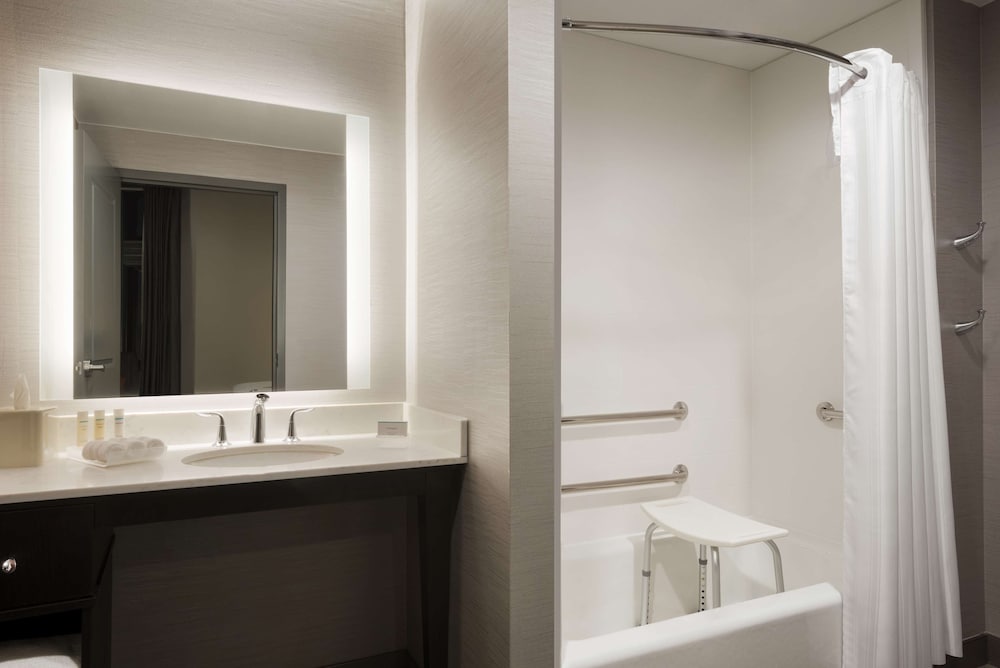 Homewood Suites By Hilton Milwaukee Downtown - photo 20