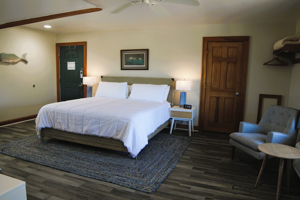 Pony Island Inn - photo 34