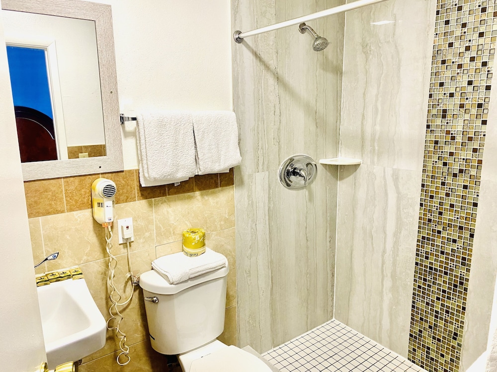 A Fisher's Inn Motel - photo 25