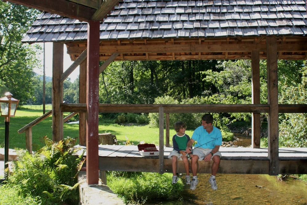 Hickory Bridge Farm Restaurant - photo 37