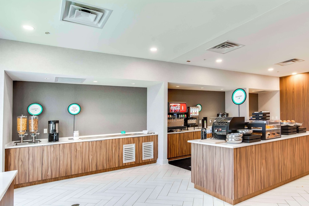 Embassy Suites Louisville East - photo 97