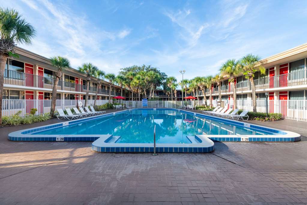 Ramada by Wyndham Kissimmee Gateway - photo 12