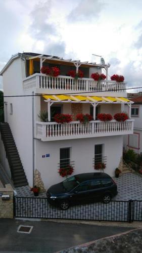 Ljubica Apartman — 4-Star Luxury Hotel in Pirovac, Croatia