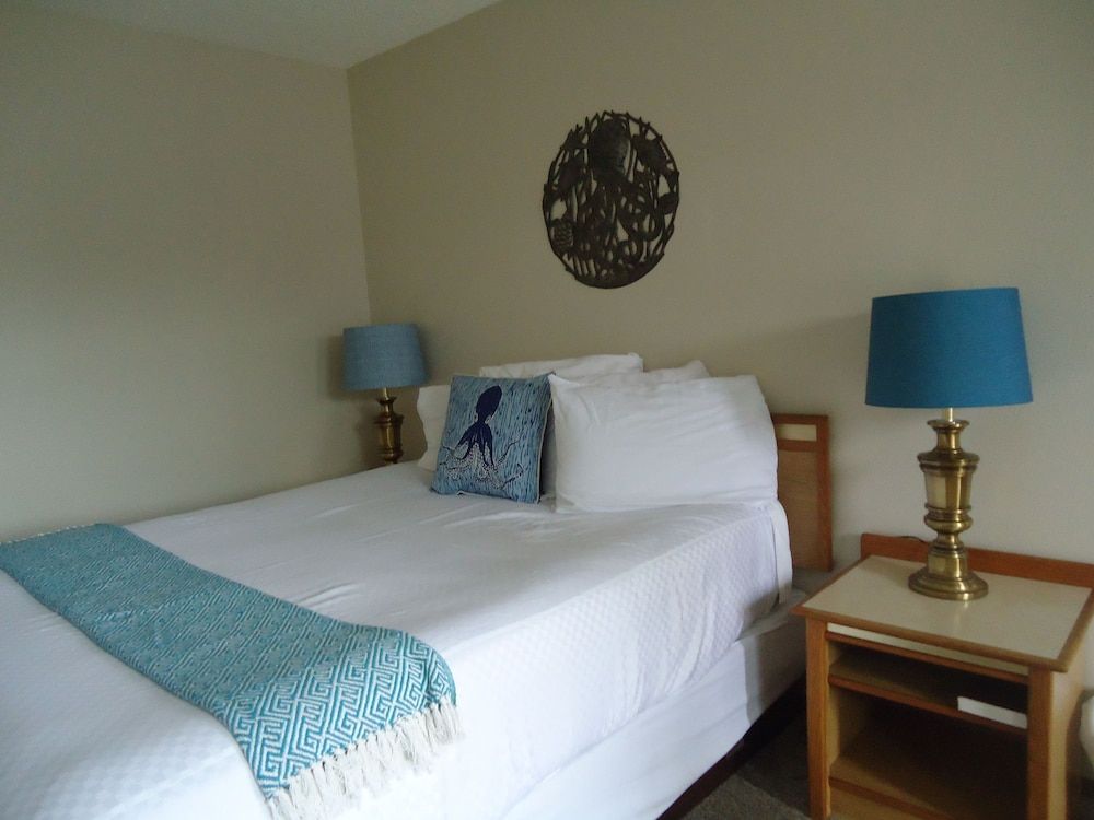 Lamplighter Inn - photo 20