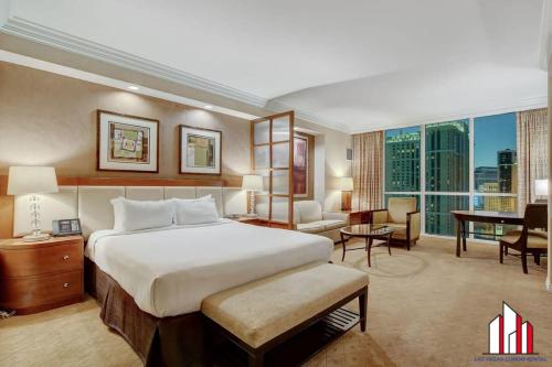 MGM Signature 20 609 Strip View Jacuzzi Studio