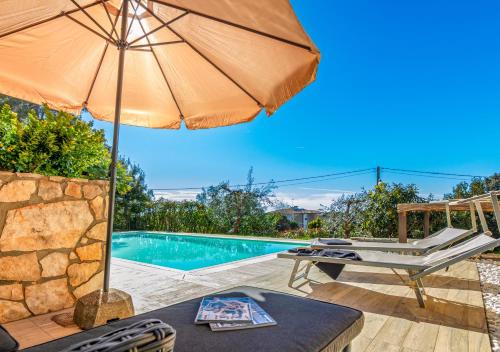 Marelì magnifica villa con piscina — 4-Star Luxury Hotel in Livorno, Italy