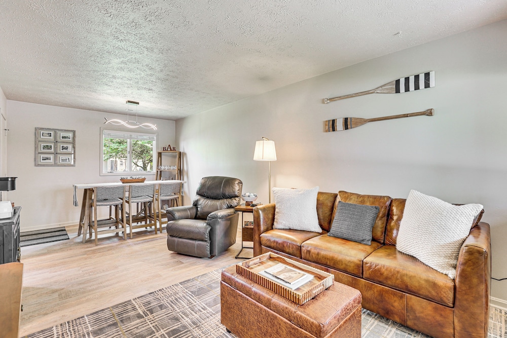 Cozy Meyers Lake Townhome Near Hall Of Fame 19742837 — Canton