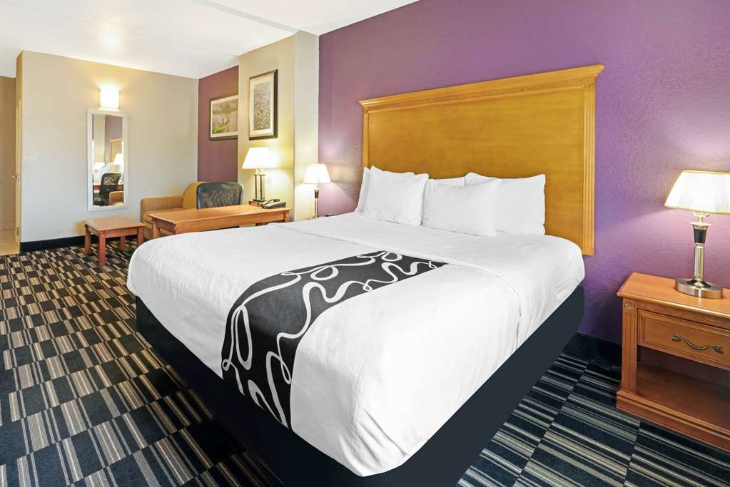 La Quinta Inn & Suites by Wyndham Ada - photo 22