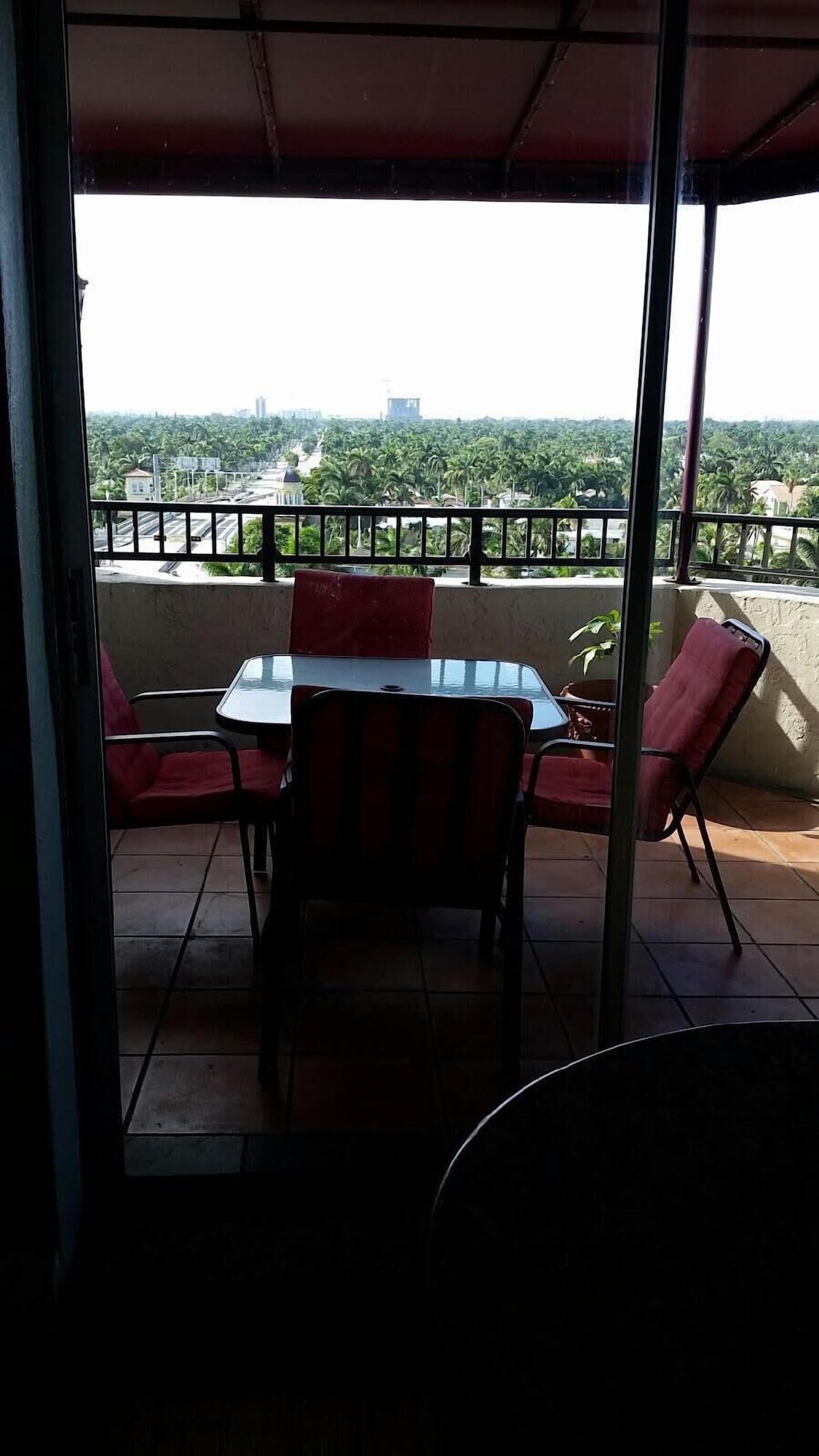Hollywood Beach Resort tower Suite - photo 25