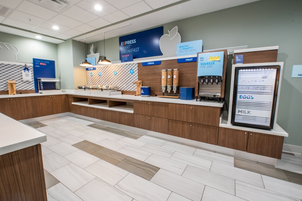 Holiday Inn Express & Suites Lake Charles South Casino Area by IHG - photo 84