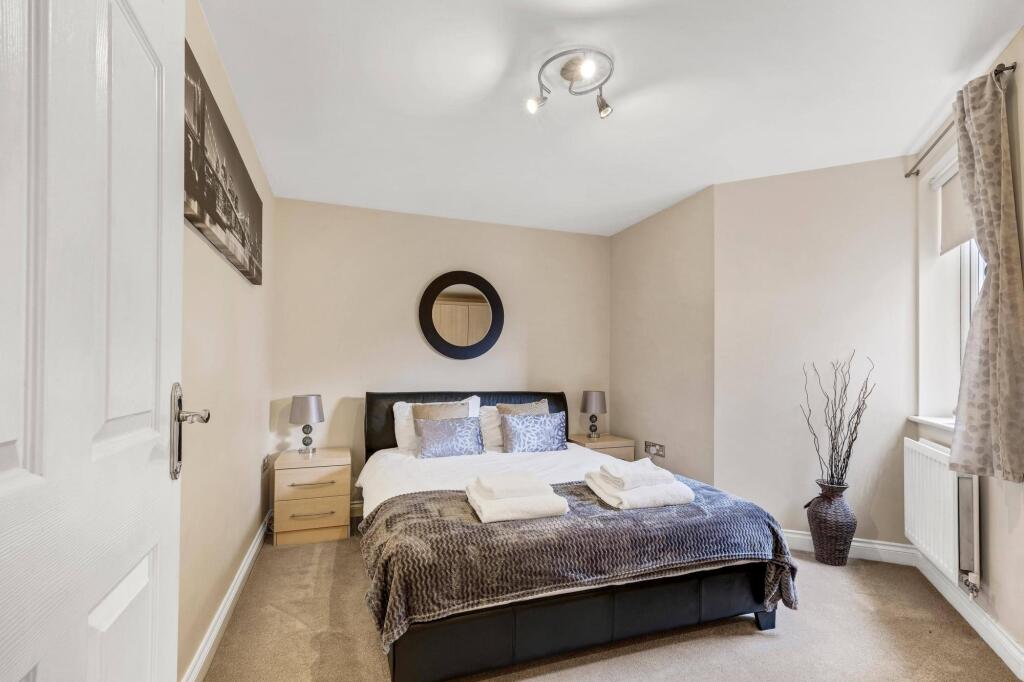 Reading Town Center River View Serviced Apartments
