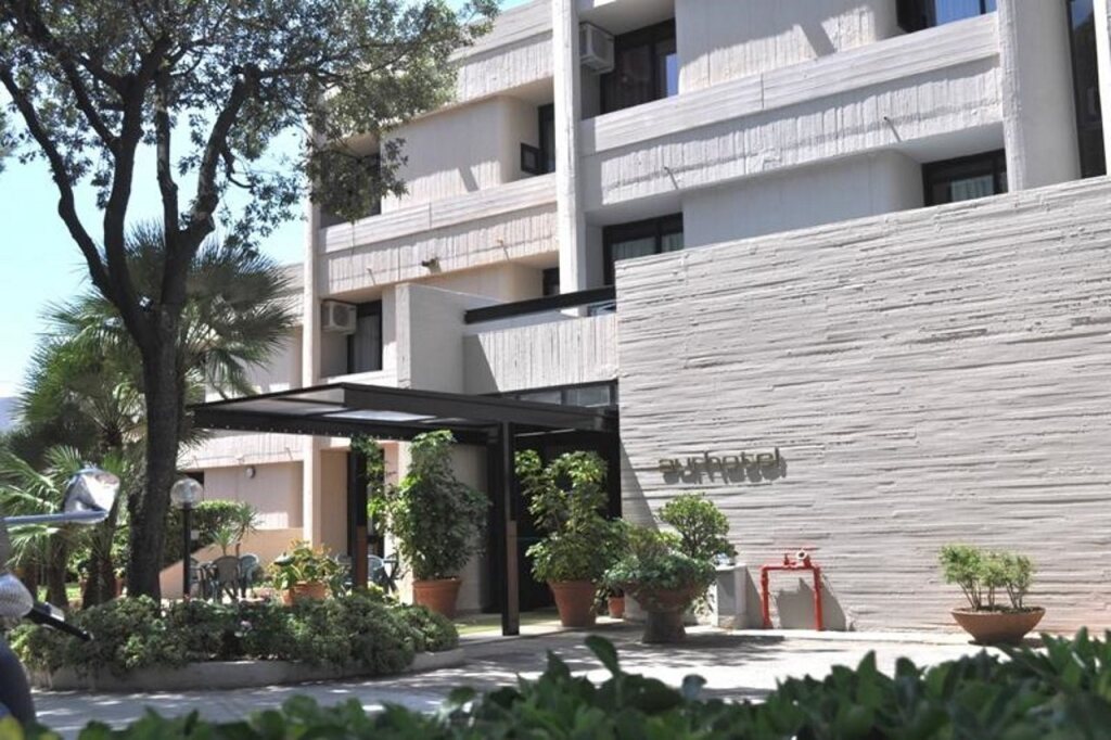 Aurhotel - carbon neutral hotel in Cellole