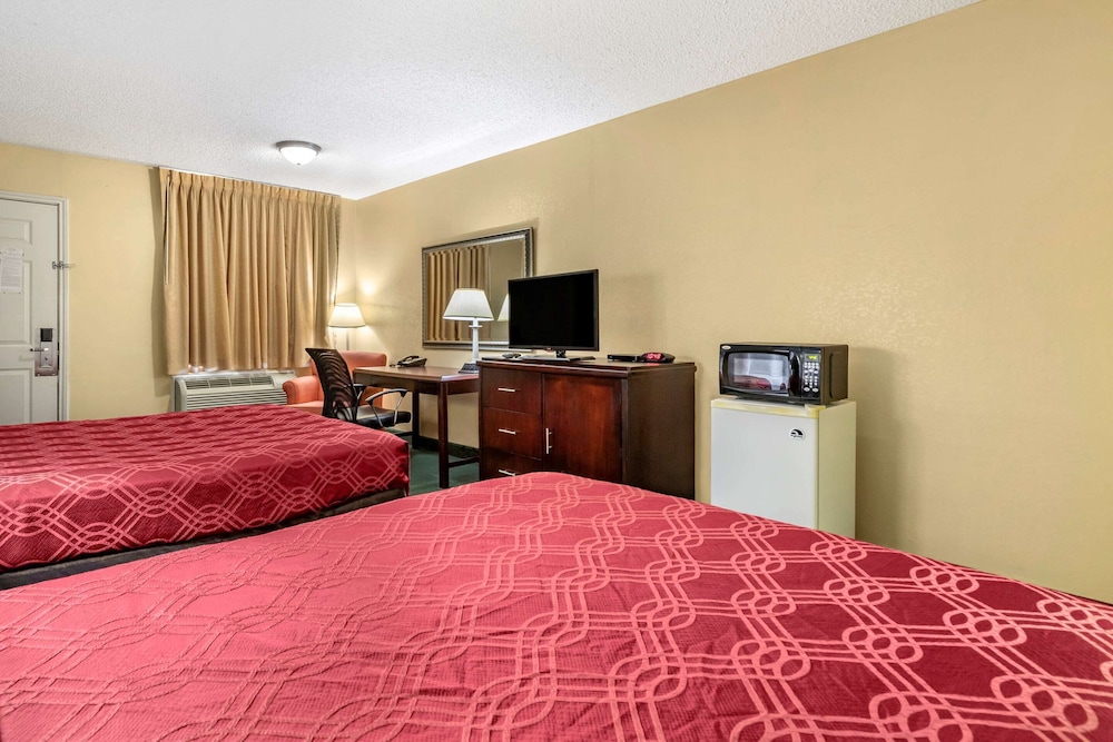 Econo Lodge Junction - photo 9