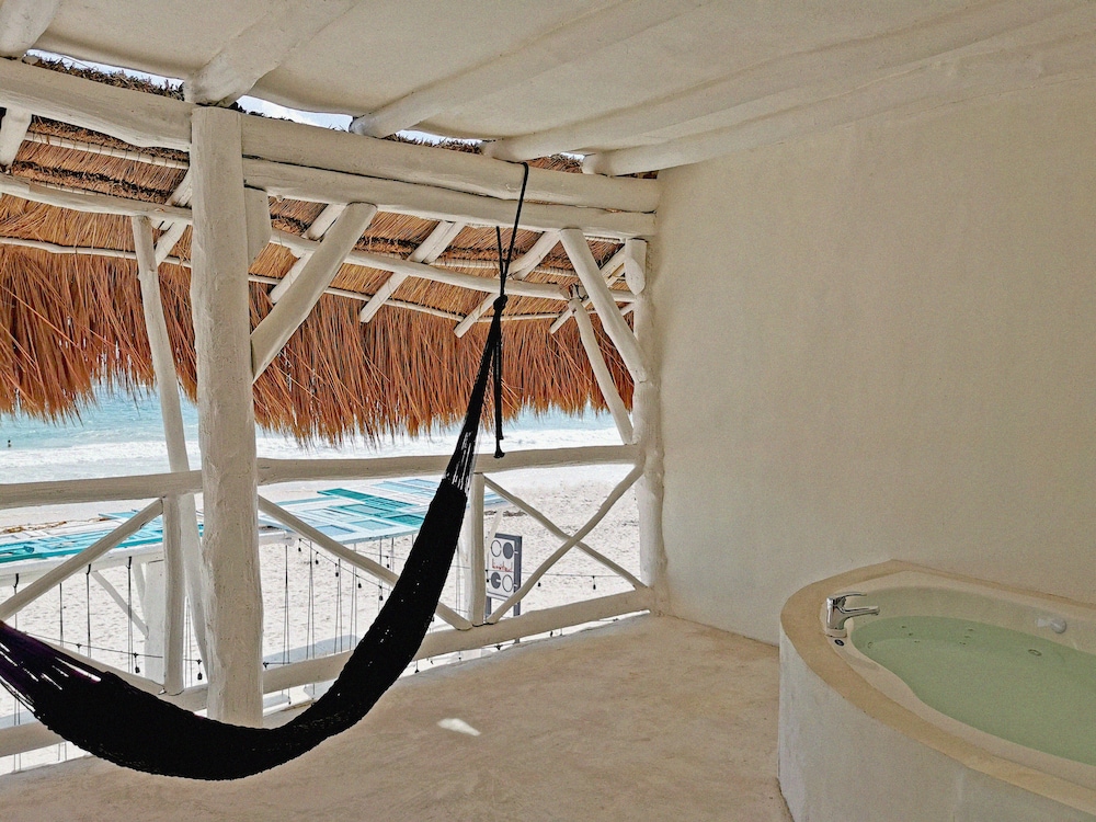 Private spa tub