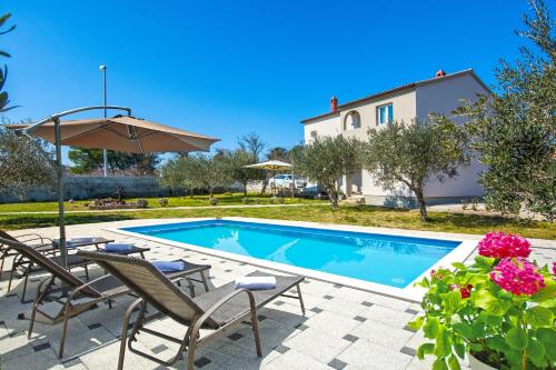 Family friendly house with a swimming pool Nin Zadar 19431 — 4-Star Luxury Hotel in Nin, Croatia