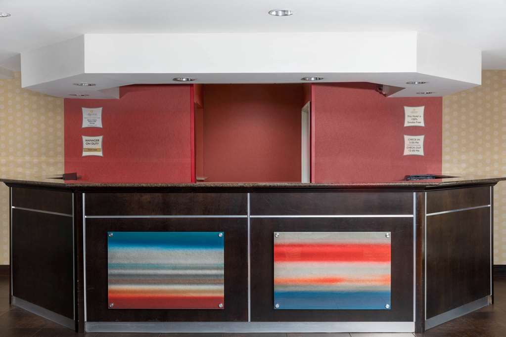 La Quinta Inn & Suites by Wyndham Warner Robins Robins AFB - photo 9