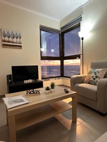 Face a l'océan Praia da areia branca — 4-Star Luxury Hotel in Lourinha, Portugal