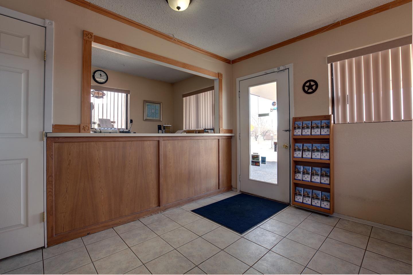 Americas Best Value Inn Comanche — Comanche