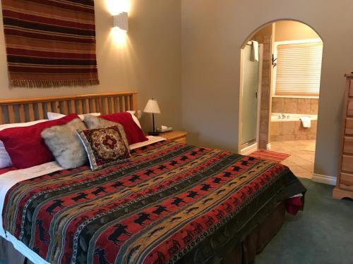 Cedar Ridge Estates by StayIn — 4-Star Luxury Hotel in Fernie, Canada
