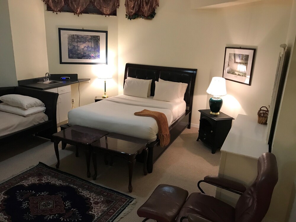 The Columbia Inn at Peralynna Manor - photo 12