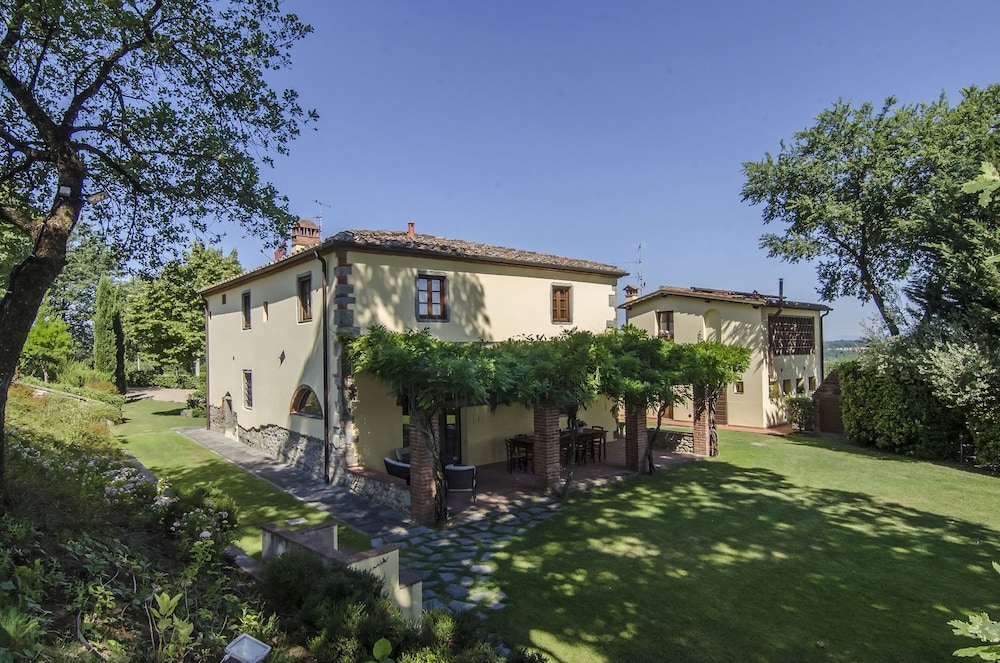 Villa Il Castellare — 4-Star Luxury Hotel in Terranuova Bracciolini, Italy