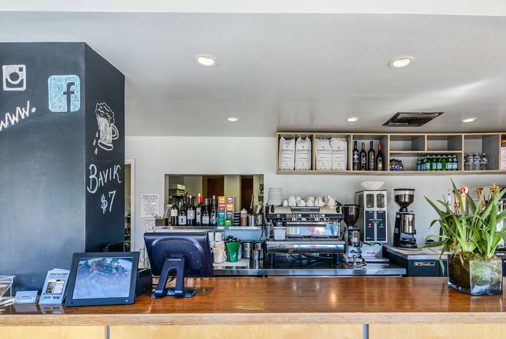 Travelodge by Wyndham Culver City - photo 13