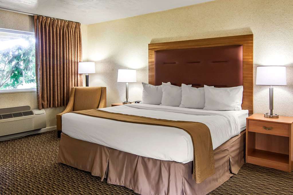 Quality Inn & Suites at Coos Bay - photo 13
