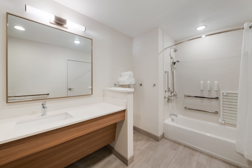 Fairfield Inn & Suites by Marriott Virginia Beach Town Center - photo 10