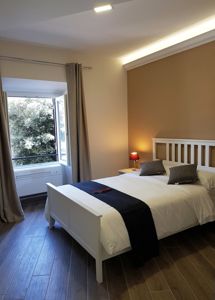 Giulya Guesthouse Hospety Group — 4-Star Luxury Hotel in Rome, Italy