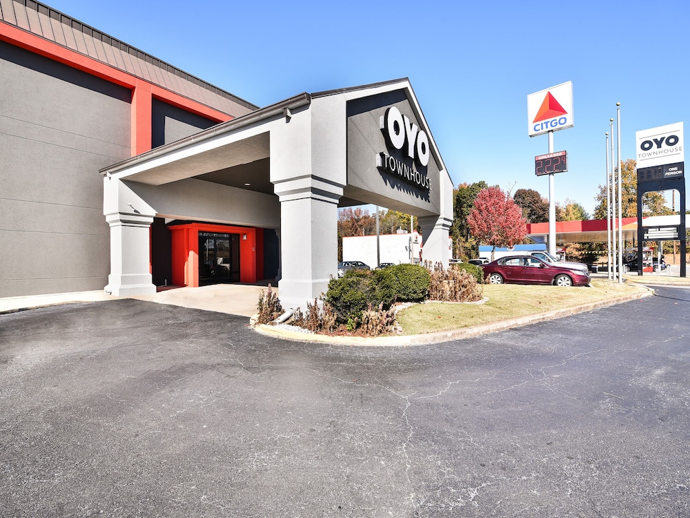 OYO Townhouse Inn Jacksonville near Little Rock Air Force Base - photo 31