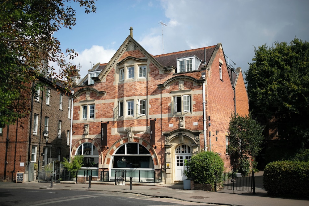 One Warwick Park Hotel — 4-Star Luxury Hotel in Royal Tunbridge Wells, United Kingdom
