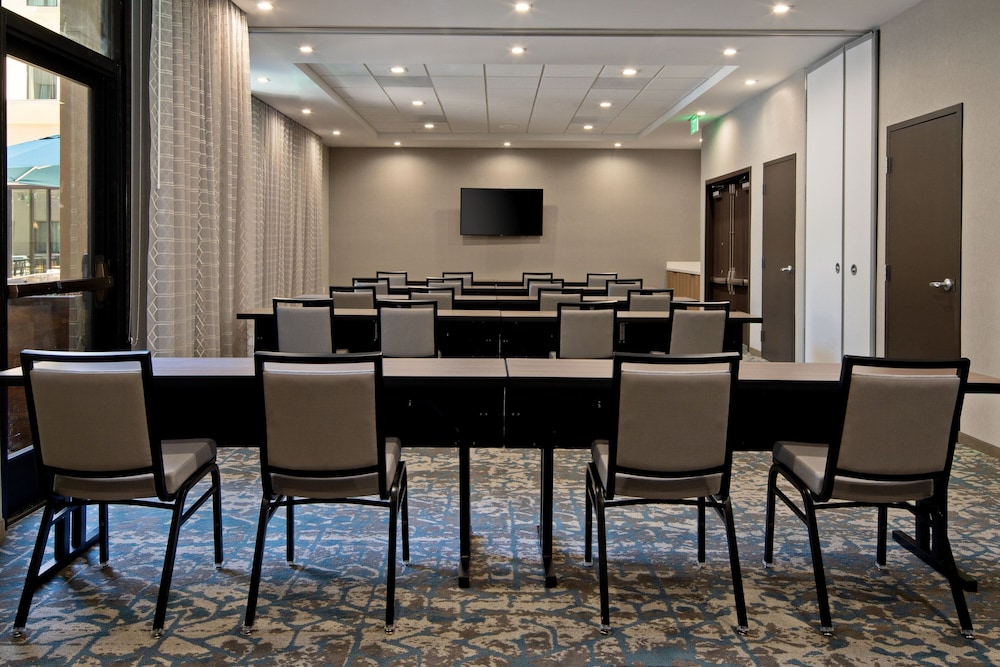 SpringHill Suites by Marriott Valencia - photo 31
