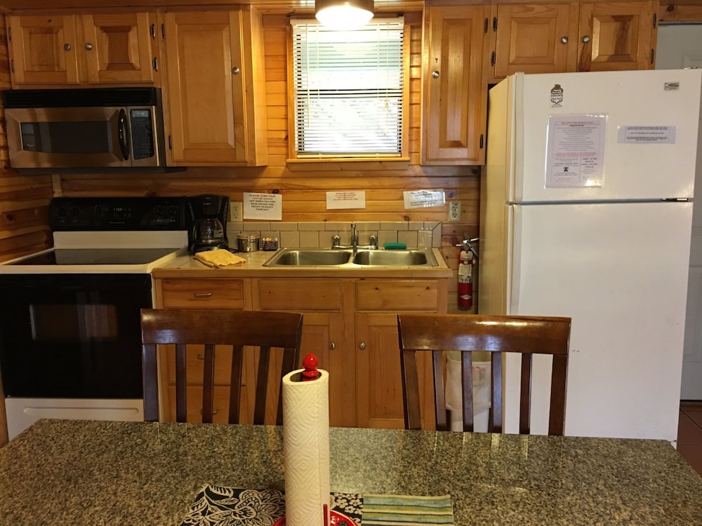 Frio Springs Lodges - photo 22