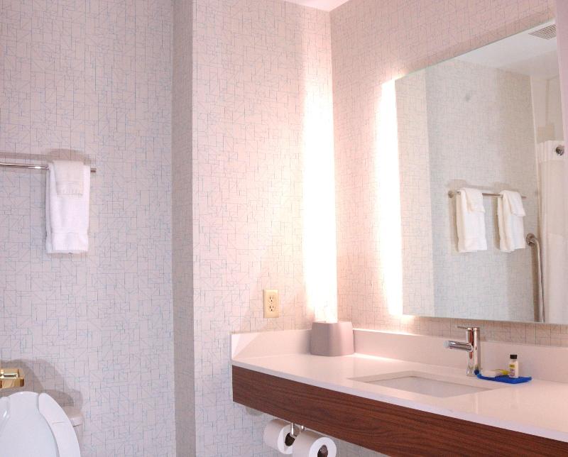 Holiday Inn Express Hotel & Suites Goshen by IHG - photo 77